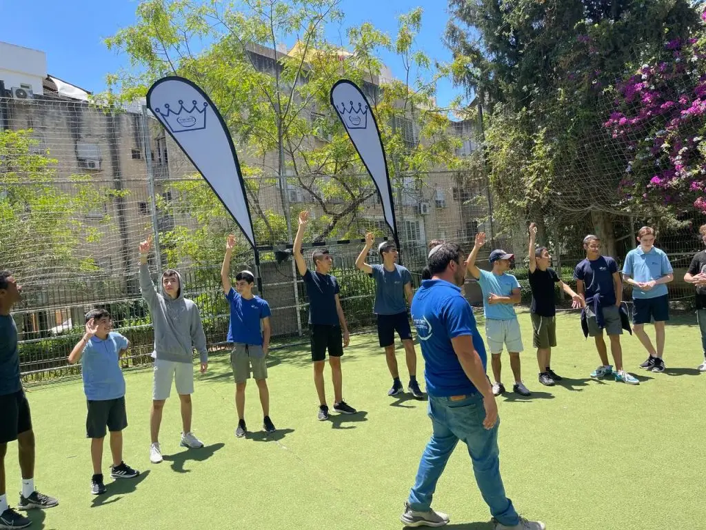 תמונה של תלמידים בפעילות פתיחת שנה גיבוש